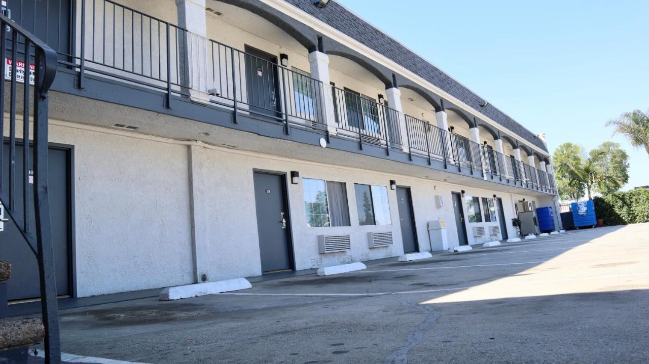 Value Inn Bellflower Extérieur photo