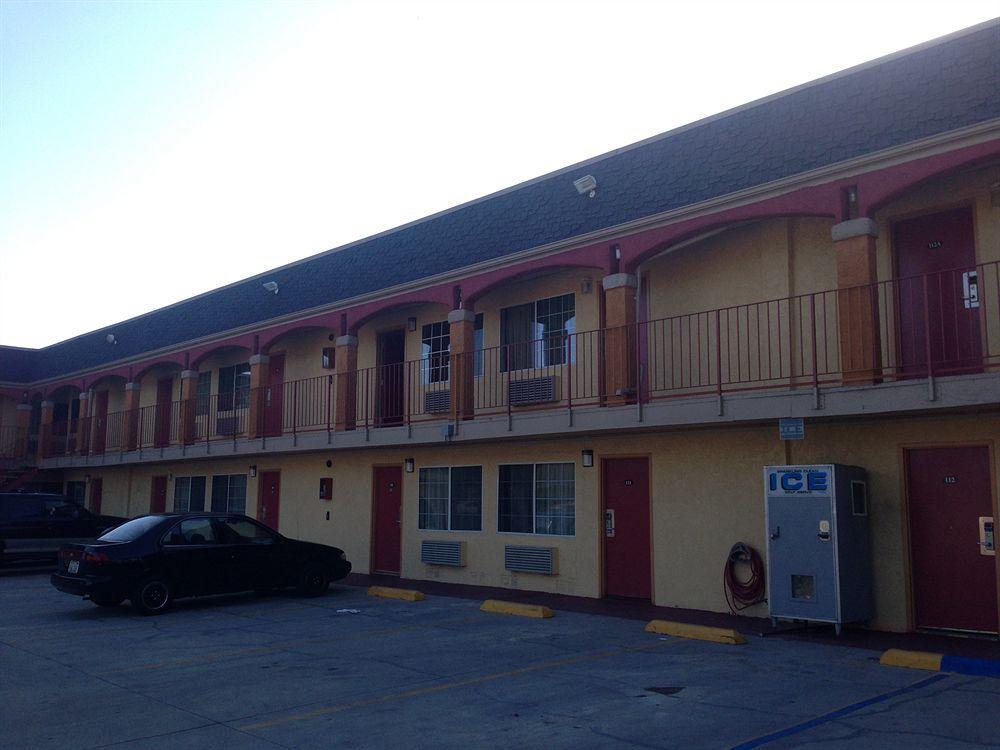 Value Inn Bellflower Extérieur photo
