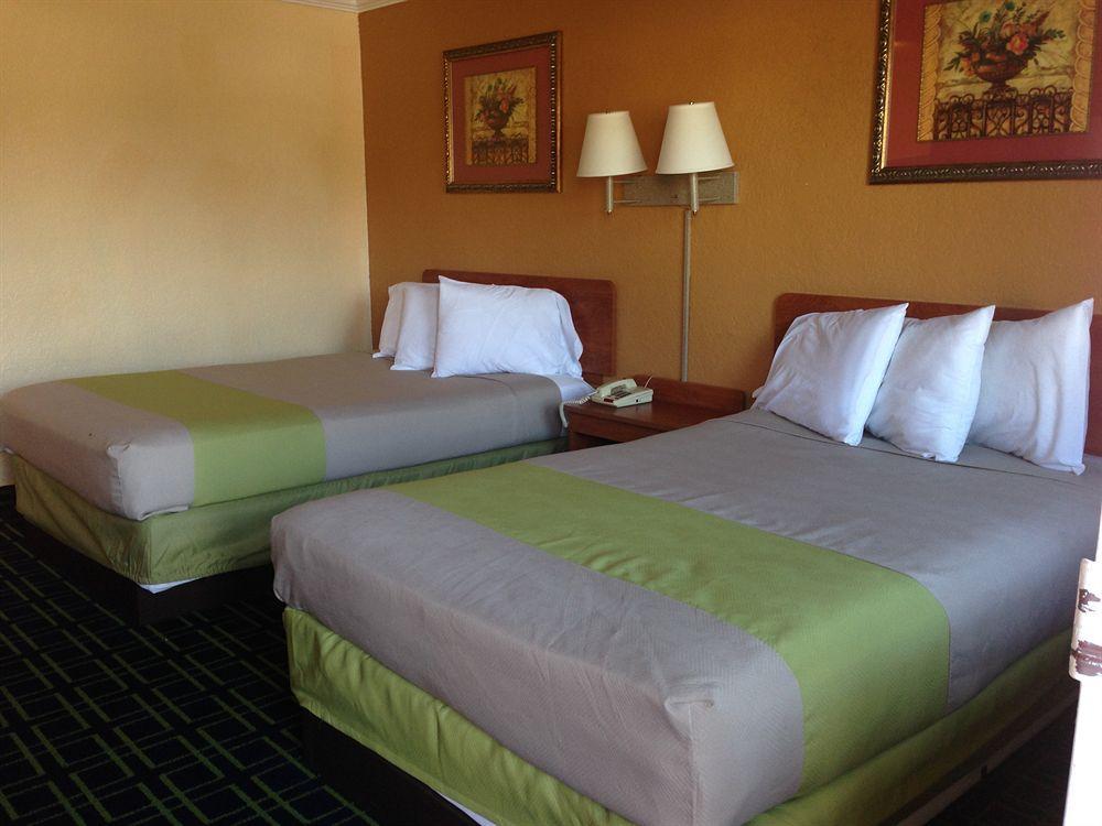 Value Inn Bellflower Extérieur photo