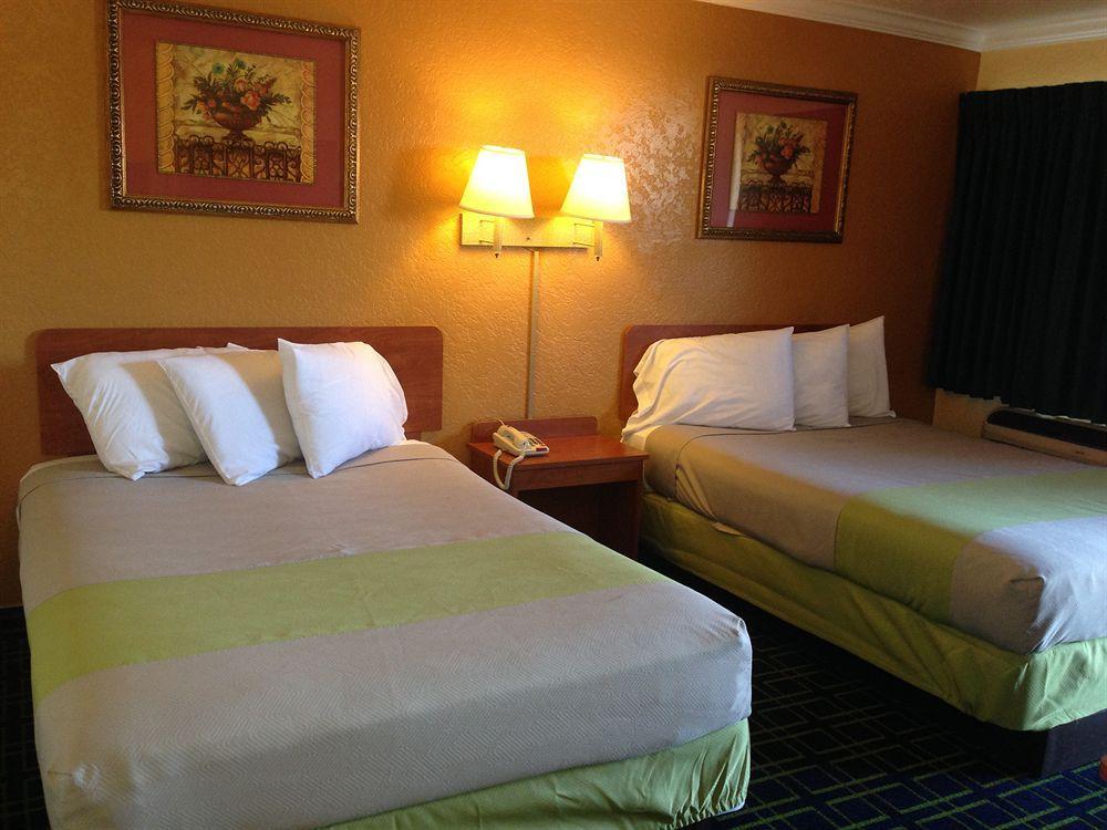 Value Inn Bellflower Extérieur photo