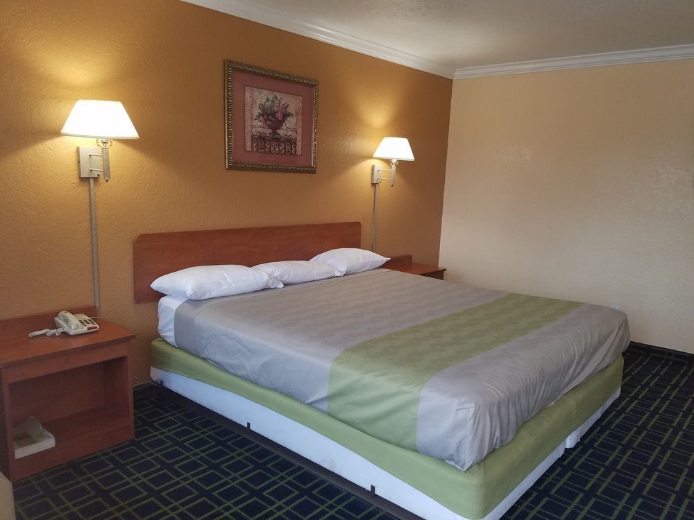Value Inn Bellflower Extérieur photo